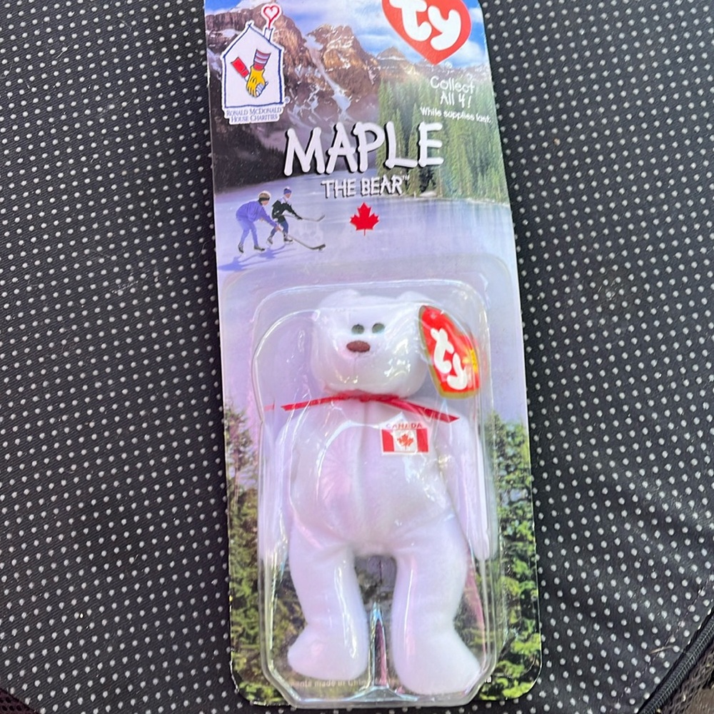 Maple the bear Canada Ty
